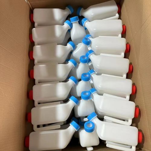 Biberón automático colgante para corderos, cabritos y terneros — leche y agua en un solo uso, manos libres cada día