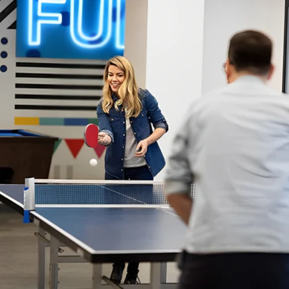 Red de tenis retráctil práctica para jugar en cualquier momento y lugar