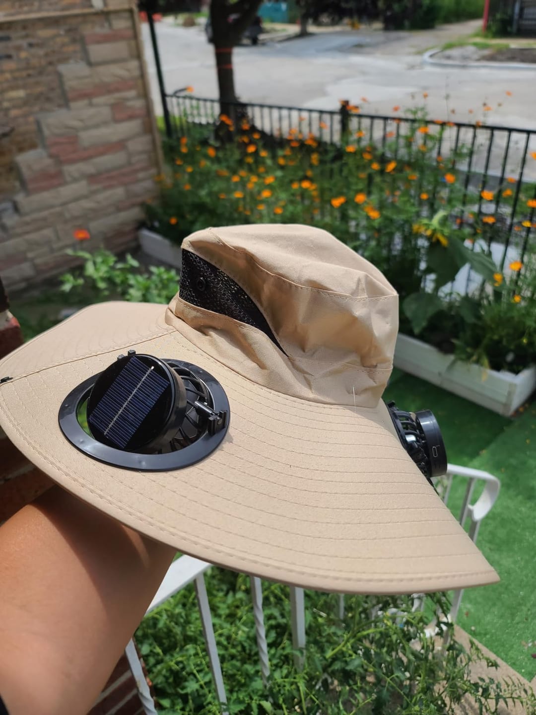 70% DE DESCUENTO | Sombrero Solar con Ventilador – Frescor Manos Libres y Protección UV 360°